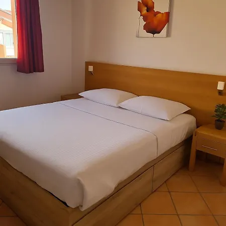 La Pinede 4104